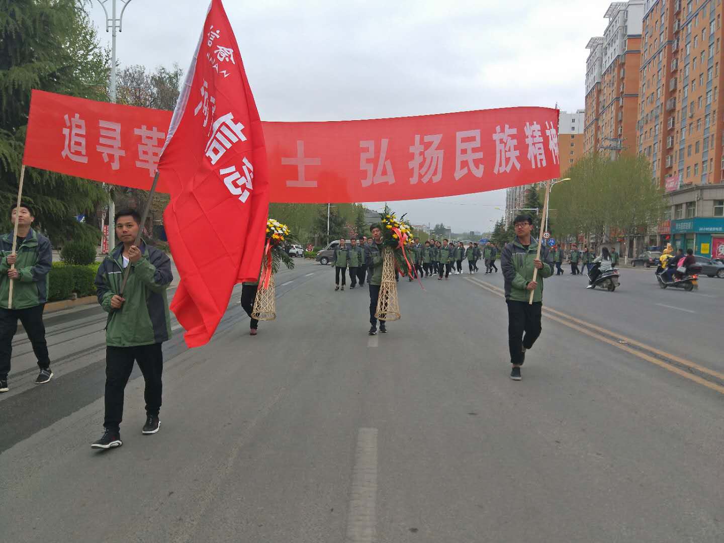 追尋革命烈士 弘揚民族精神